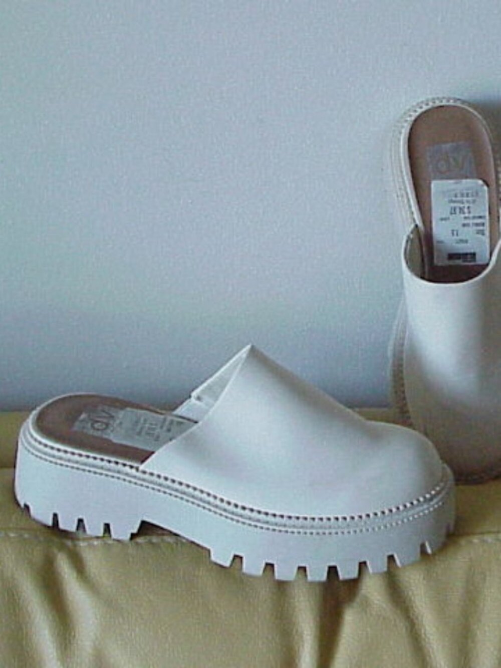 DV Dolce Vita Lexy Slip On Platform Shoe Clogs Cream Sz 7.5 Lug Soles Nordstrom